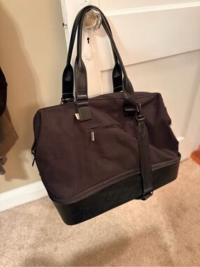BÉIS Original Weekender Bag – Excellent Condition- Black